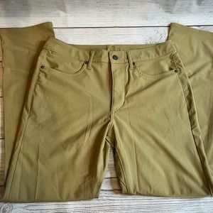 Men’s American Eagle khaki pants